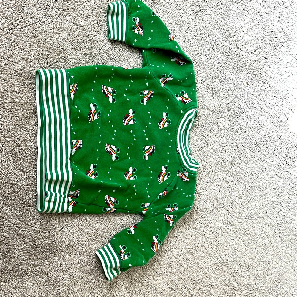 Hanna Andersson rollerblading toddler sweatshirt (size 2t)